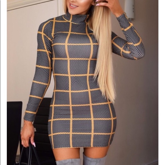 Dresses & Skirts - 🙅🏻‍♀️ SOLD OUT Crispy Patterned Bodycon Dress